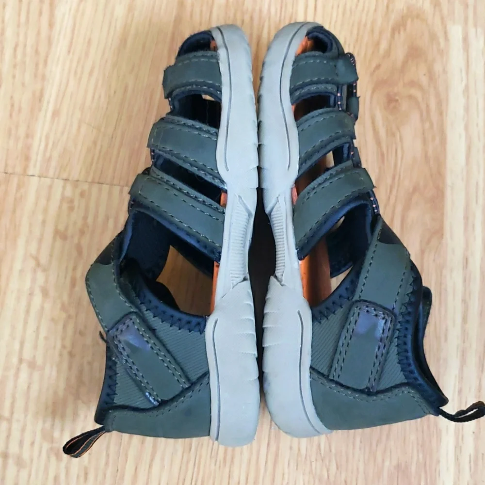 Eddie Bauer toe sandals